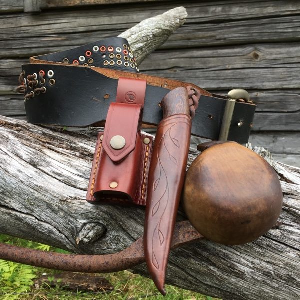 Exclusive Leather Bottle-Holder for Beck Oil - Casstrom Limited
