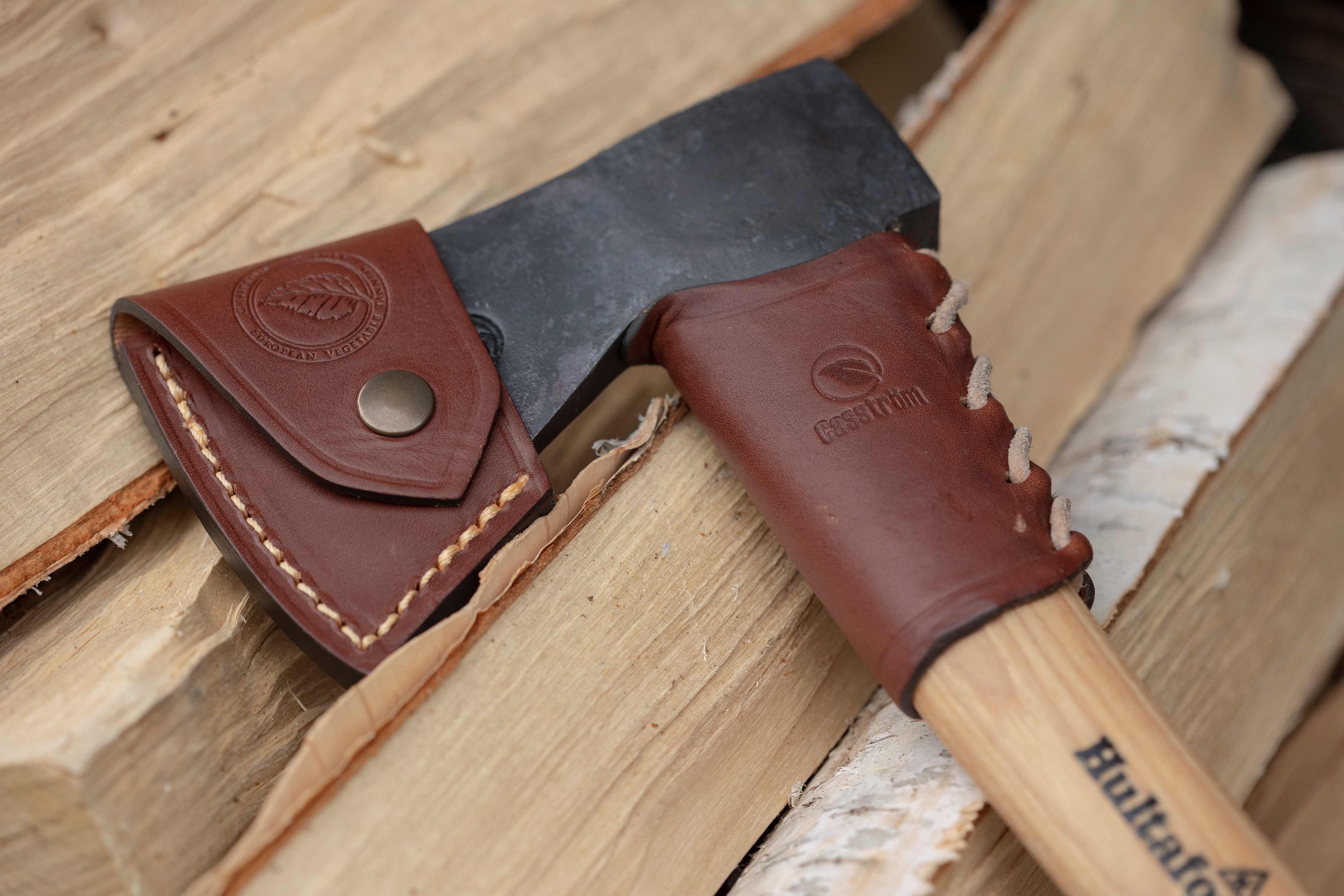 Leather axe outlet sheath